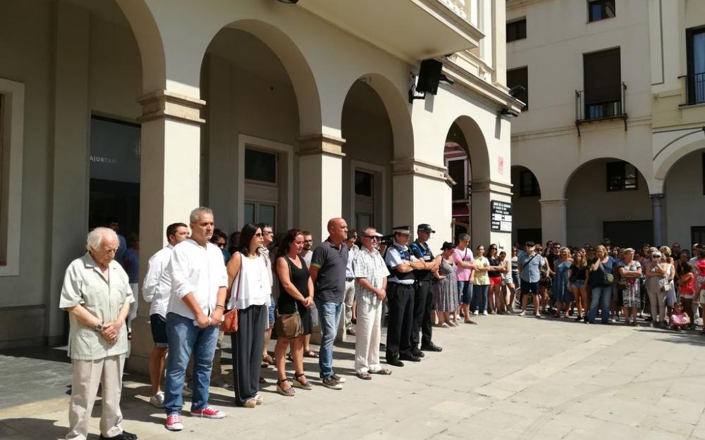 Autoritats minuts de silenci