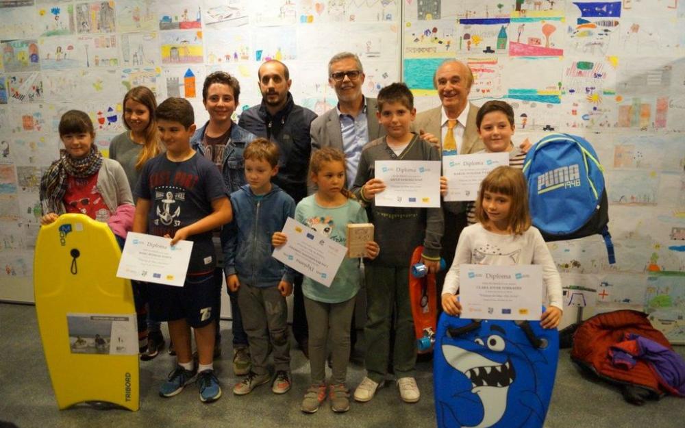 Grup de premiats/ades 6è concurs dibuix escolar gOvi