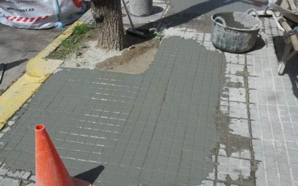 Reparació vorera av. Montevideo