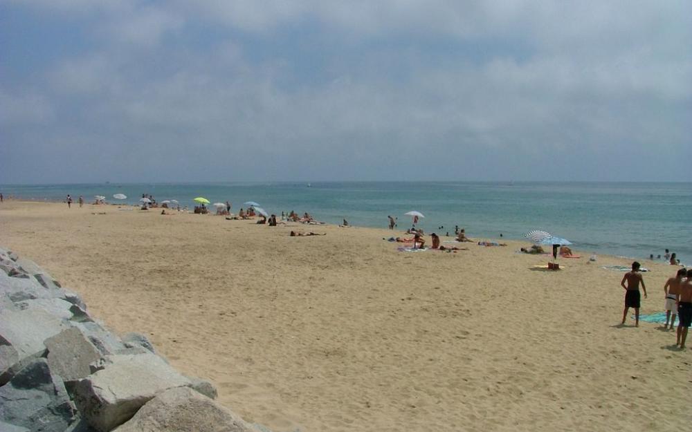Platja amb reposició de sorra