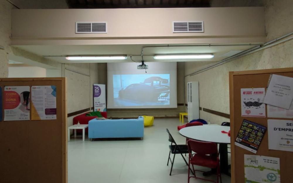 Interior de l'Espai Jove 