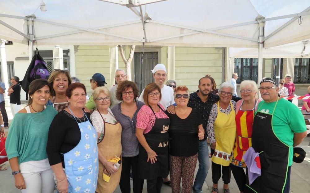 Grup de participants amb la regidora i l'alcalde