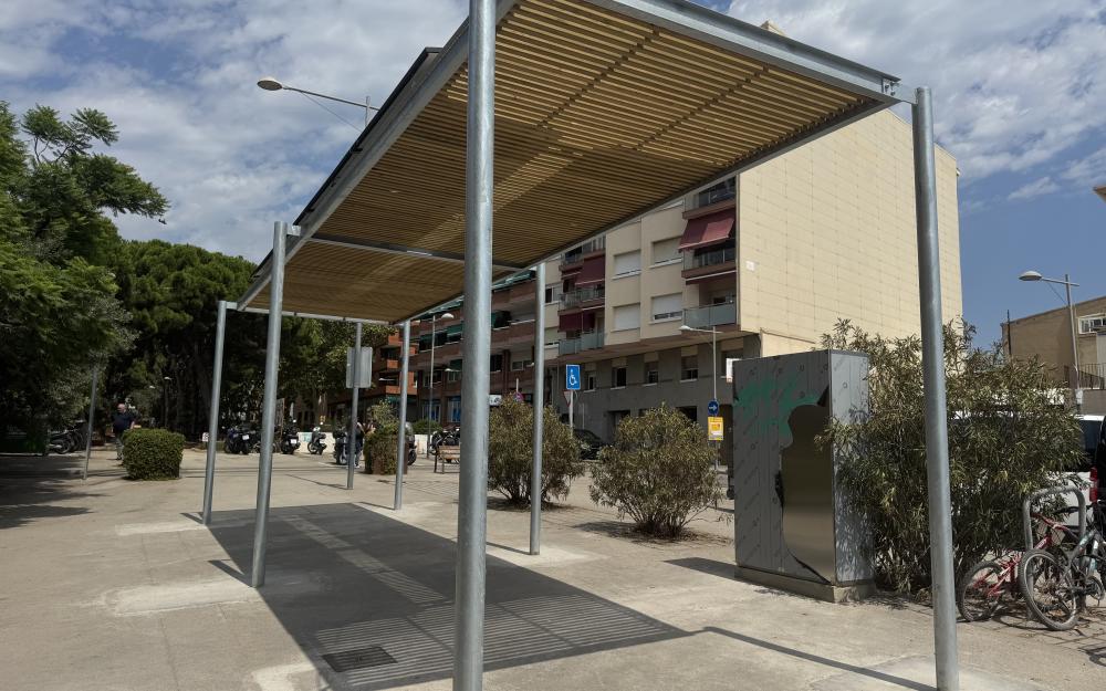 Pèrgola fotovoltaica entre els carrers del Carme i l'avinguda Escultor Monjo