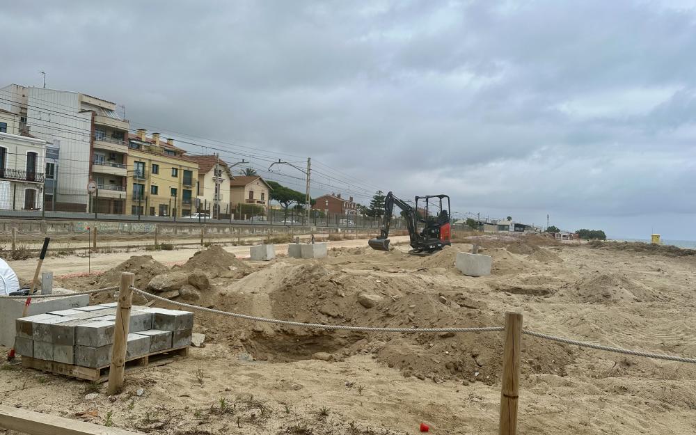Construcció de l'illa de frescor a la platja