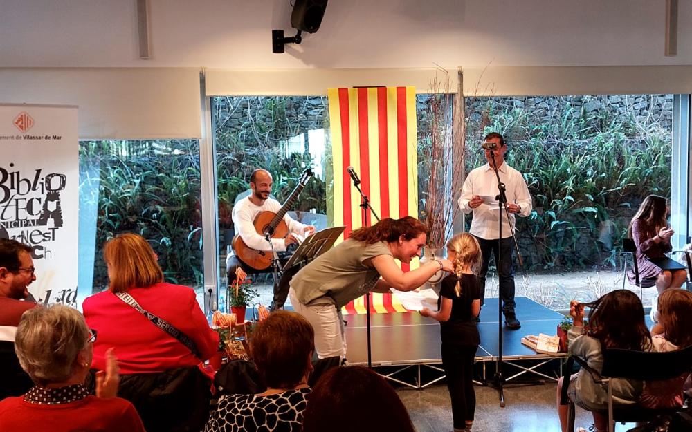 Premiada a la Mostra Literària 2023 amb la regidora de Cultura