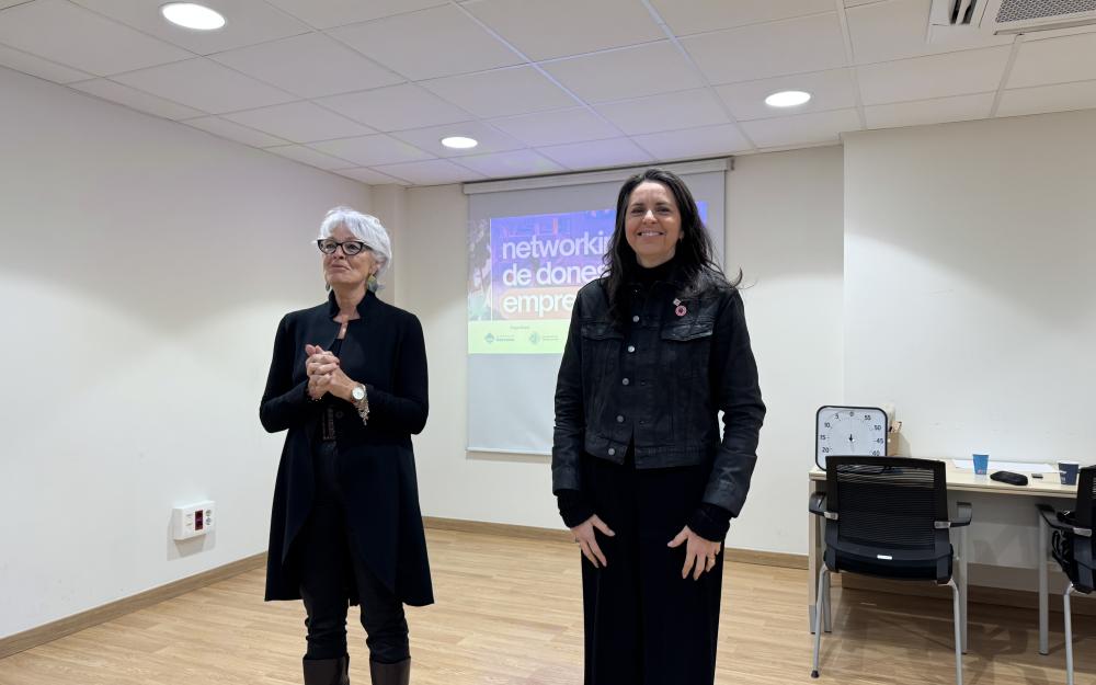 Núria Paricio, regidora de Promoció Econòmica, i Noemí Llorens, consellera delegada de Desenvolupament Econòmic del Consell Comarcal del Maresme