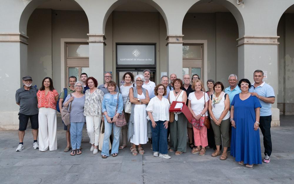 Representants polítics municipals amb membres de la Plataforma Bus Directe Vilassar de Mar-Barcelona