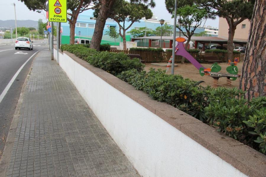 Muret parc Notari Arús