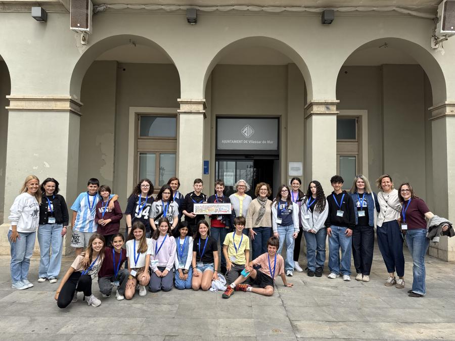Rebuda institucional a l'alumnat i professorat italià i romanès del projecte Erasmus K122 amb l'escola Pérez Sala