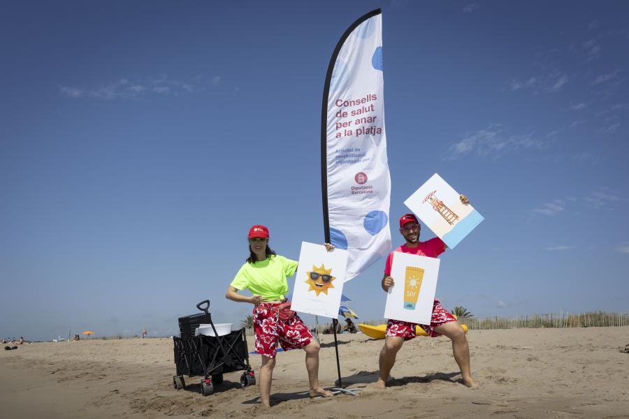 Activitat teatralitzada amb consells de salut per als banyistes