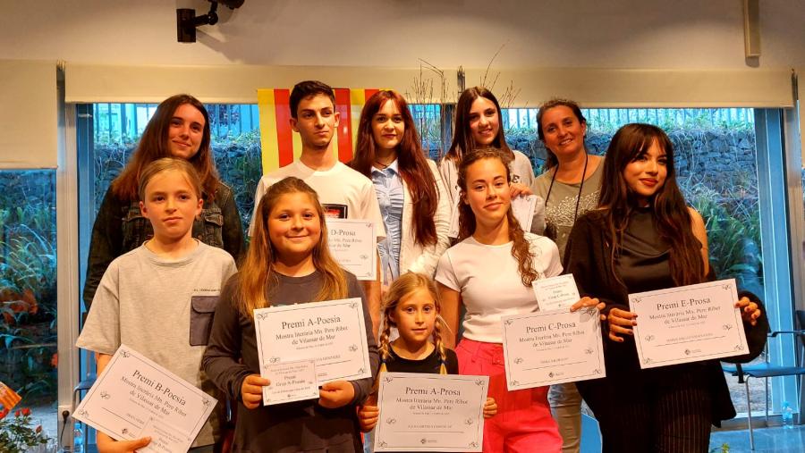Grup de premiats i premiades de la Mostra Literària 2023