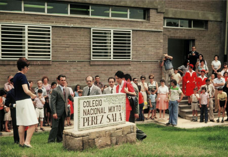 Inauguració de l'escola Pérez Sala el 1976