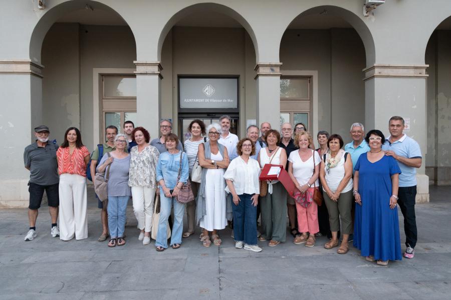 Representants polítics municipals amb membres de la Plataforma Bus Directe Vilassar de Mar-Barcelona