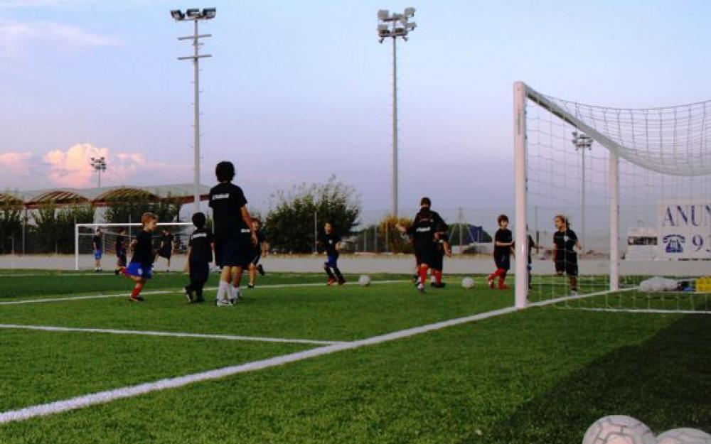 Nova gespa Camp de futbol annex