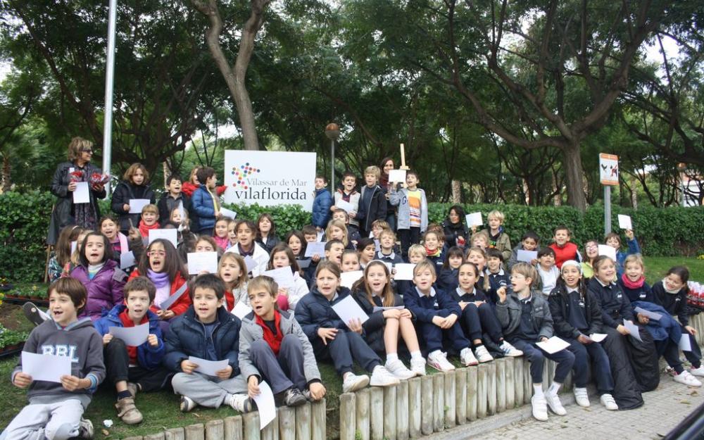 Part del grup d'alumnes participants a la plantada
