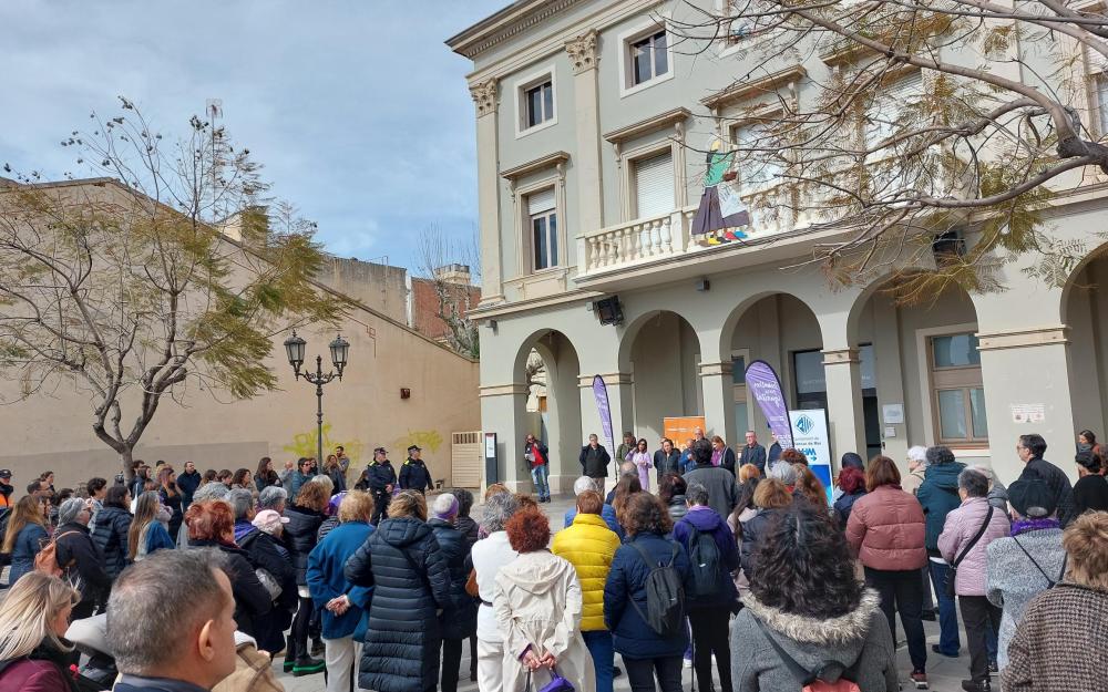 Lectura del manifest institucional del Dia Internacional de les Dones