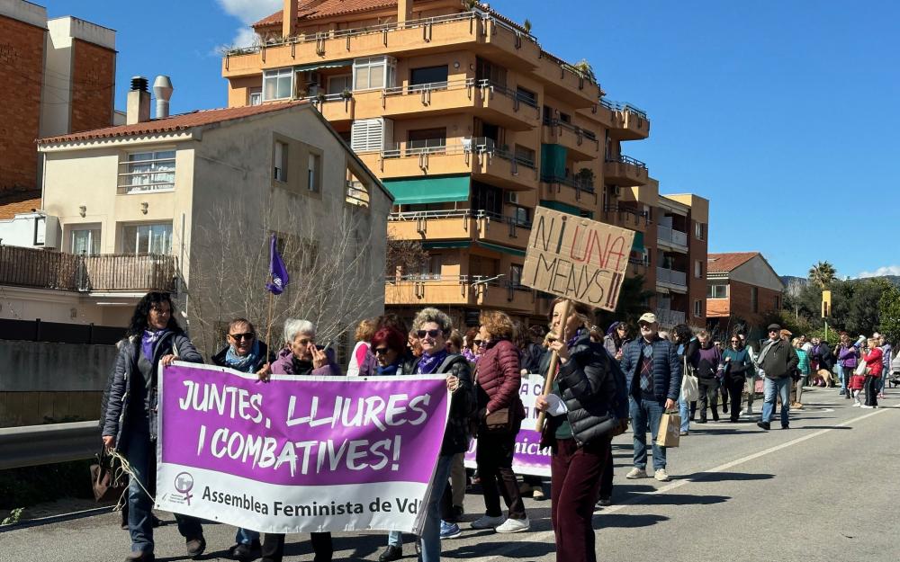 Manifestació 8M pels carrers de Vilassar de Mar