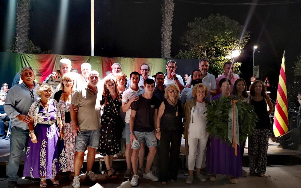 Ofrena floral de Junts Estimem Vilassar