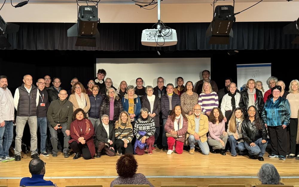 Les persones voluntàries reben un obsequi per la seva tasca 