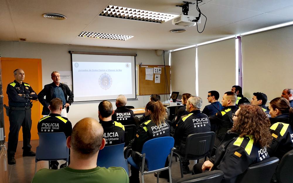 Jornada de formació de les unitats canines a Vilassar de Mar