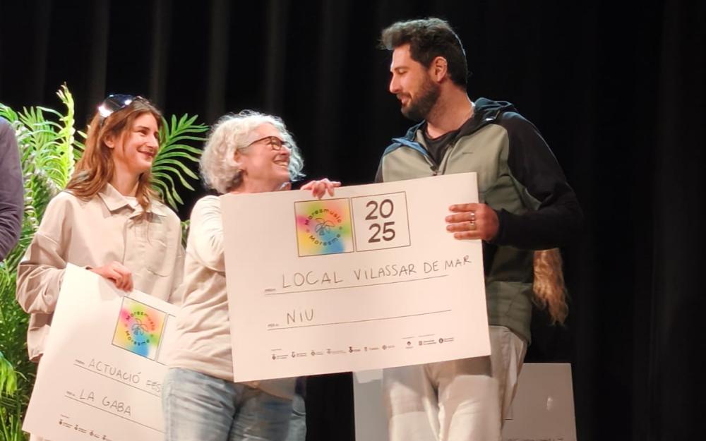 La regidora Maria Vinuesa amb La Gaba i Niu