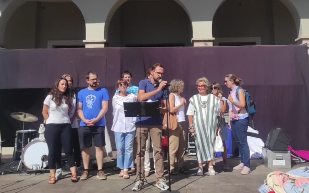 El regidor de Participació, Alfons Núñez, amb la Comissió de Pressupostos Participatius dona a conèixer els resultats de les votacions