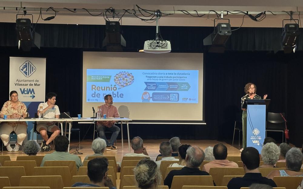 L'alcaldessa va presentar la primera Reunió de Poble a la sala cultural M. Roser Carrau