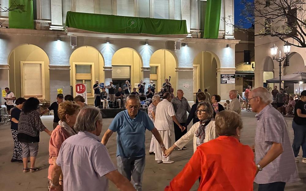 Sardanes a la fresca