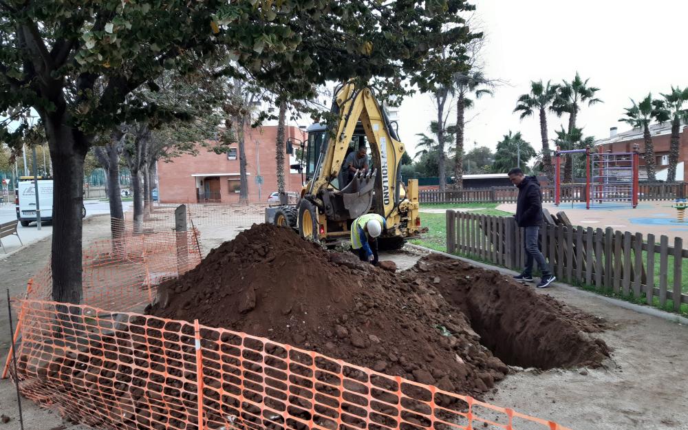 Treballs de sondeig arqueològic al parc de la Bòbila