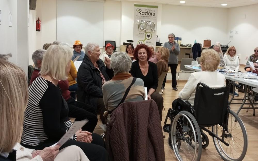 La regidora de Gent Gran, Virginia Gérez, va assistir a l'acte de celebració per les 100 persones usuàries.