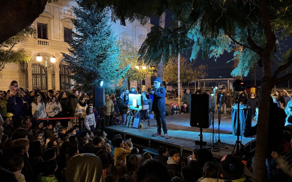 Espectacle de màgia "Sense guió", previ a l'encesa de les llums de Nadal