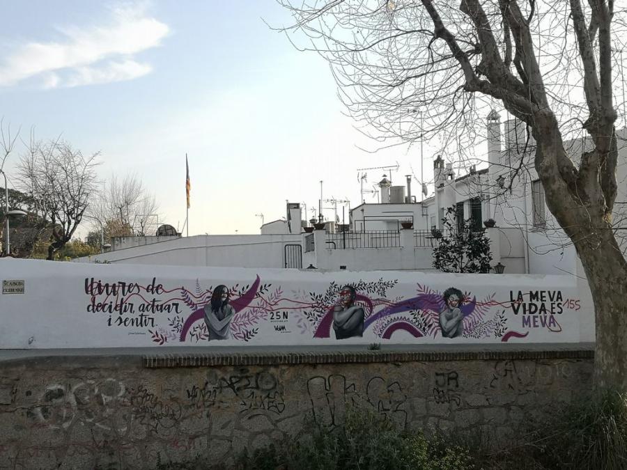 Mural malmès amb guixada