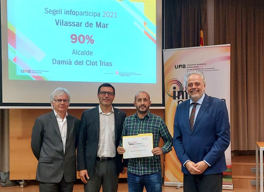L'alcalde recull el Segell Infoparticipa 2021