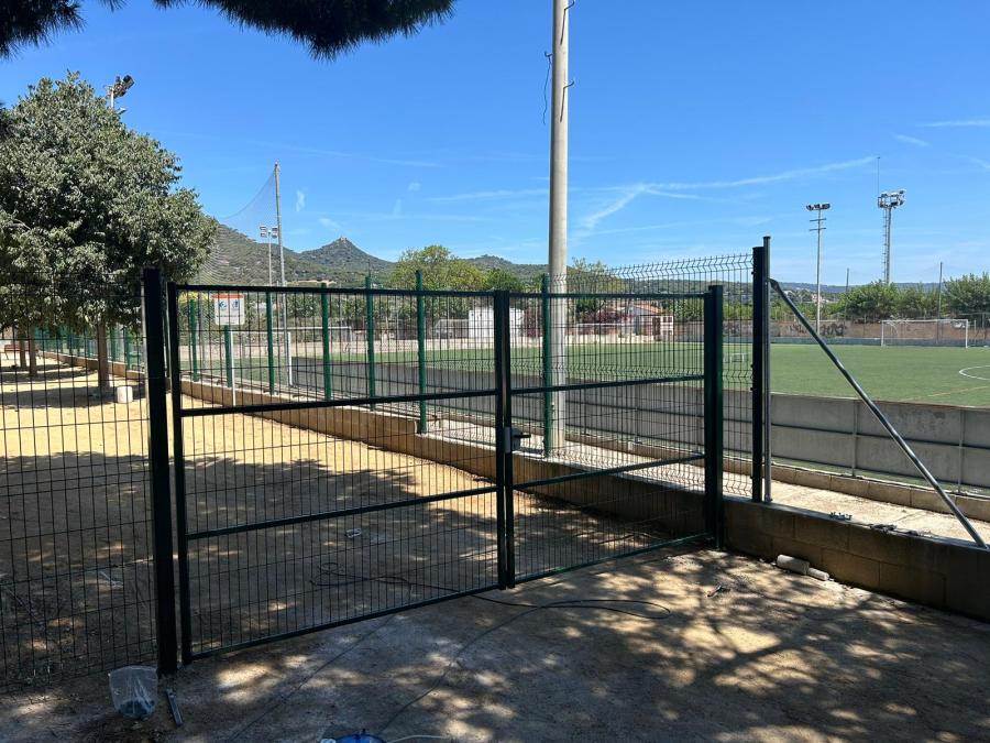 Nou tancament perimetral de l'espai d'esbarjo per a gossos de l'av. Eduard Ferrés