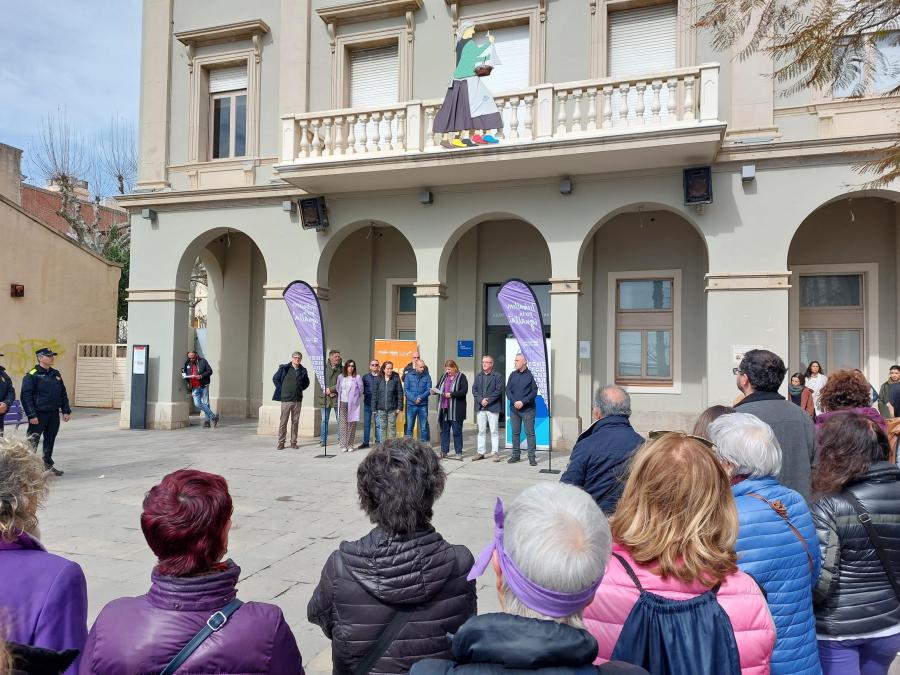 Lectura del manifest institucional del Dia Internacional de les Dones