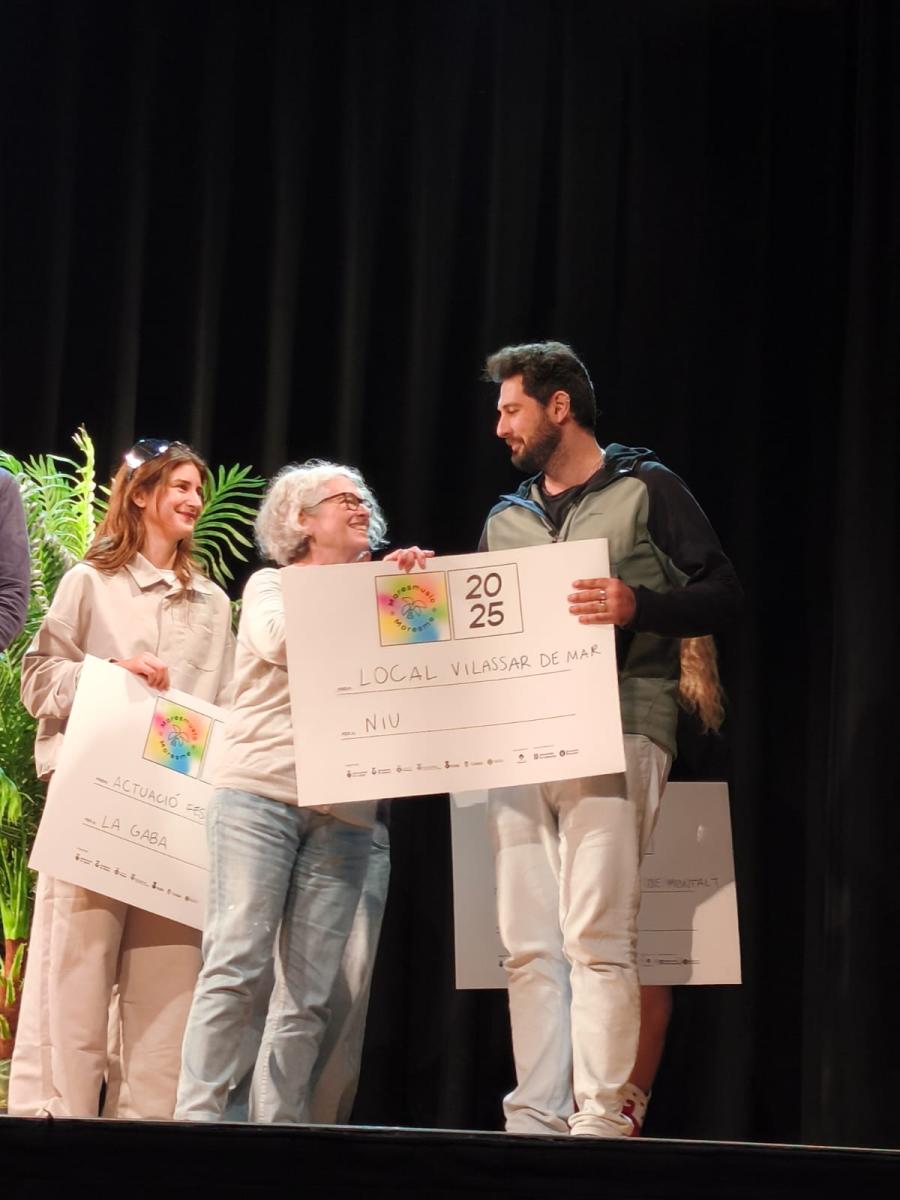 La regidora Maria Vinuesa amb La Gaba i Niu